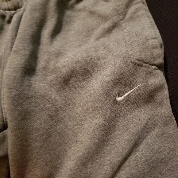 Nike sweetpants - Picture 3 of 7